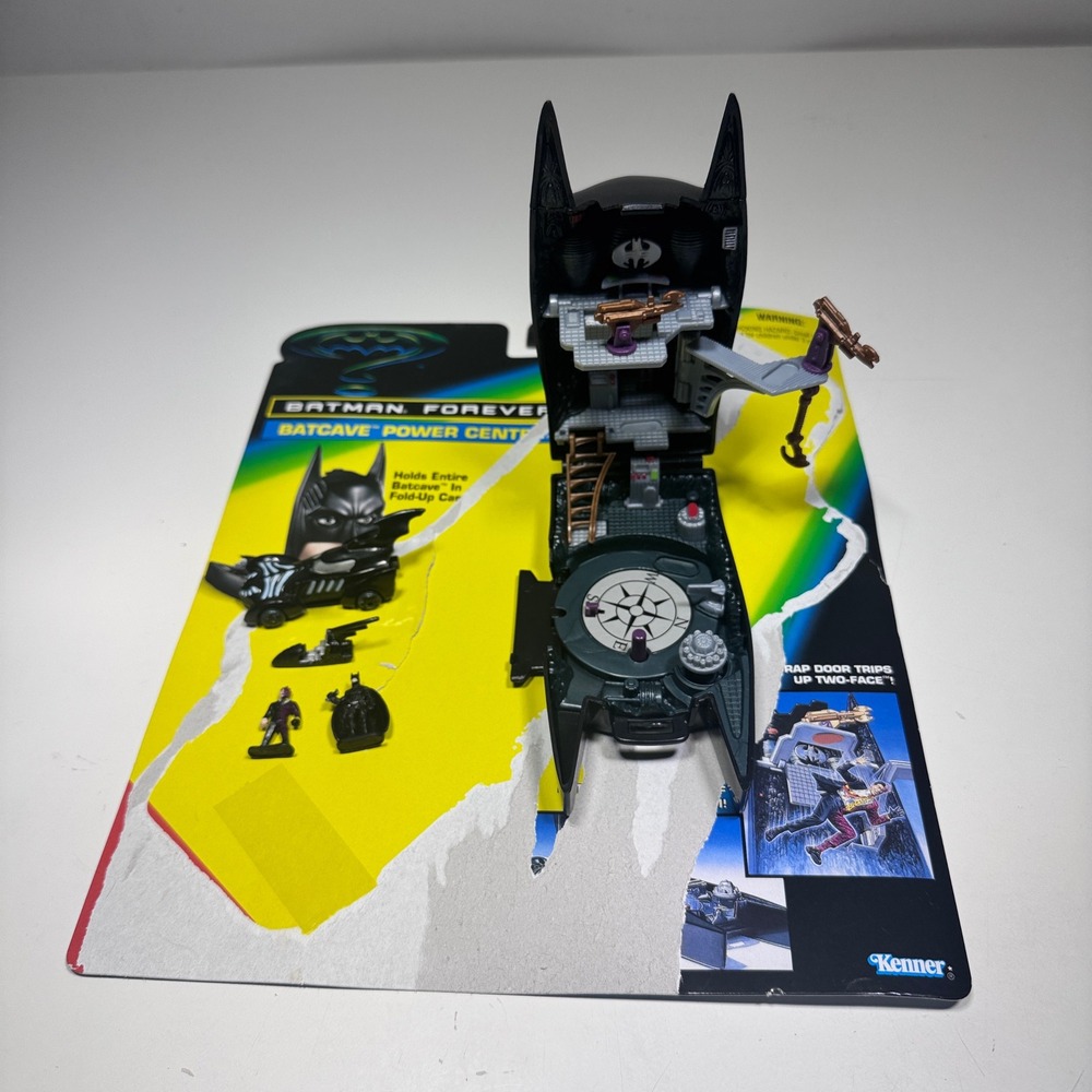Kenner Batman Forever Batcave Power Center Micro Playset COMPLETE Two-Face 1995